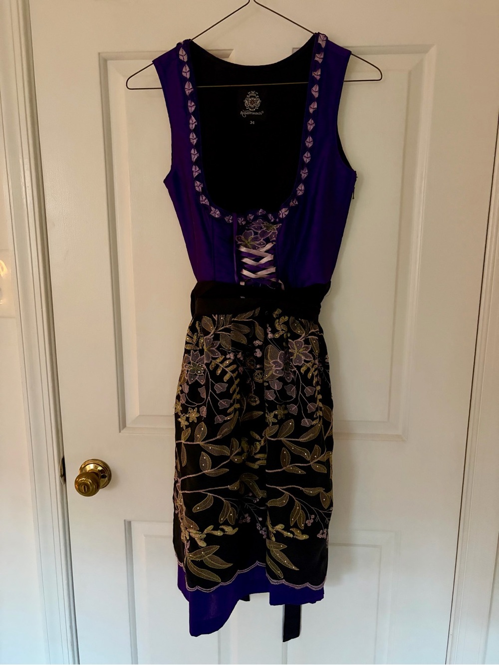 Authentic Bavarian Dirndl XS with apron and blouse